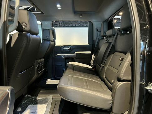 Used 2023 GMC Sierra 2500 Denali w/ Denali Black Diamond Edition image 24