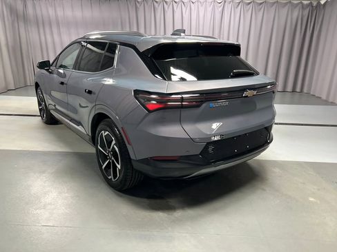 Used 2025 Chevrolet Equinox EV LT w/ Convenience Package image 5