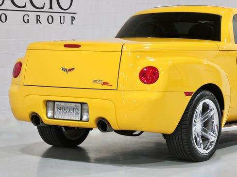 Used 2005 Chevrolet SSR w/ Preferred Equipment Group image 41