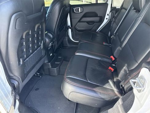 Used 2022 Jeep Wrangler Unlimited Rubicon image 18