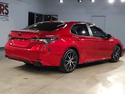 Used 2023 Toyota Camry SE image 7