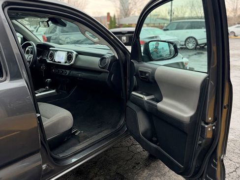 Used 2023 Toyota Tacoma SR5 RWD image 9