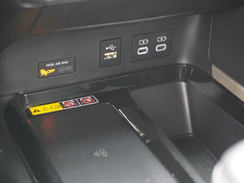 Used 2025 Toyota Camry XSE FWD image 24