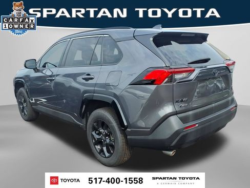 Used 2021 Toyota RAV4 LE FWD image 10