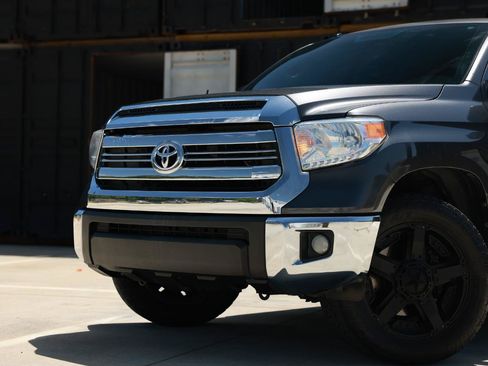 Used 2016 Toyota Tundra SR5 w/ SR5 Upgrade Package RWD image 33