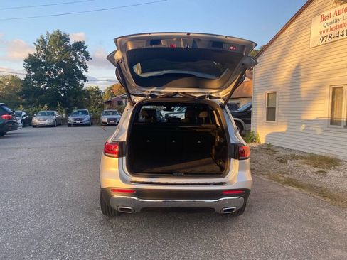 Used 2020 Mercedes-Benz GLB 250 4MATIC image 9