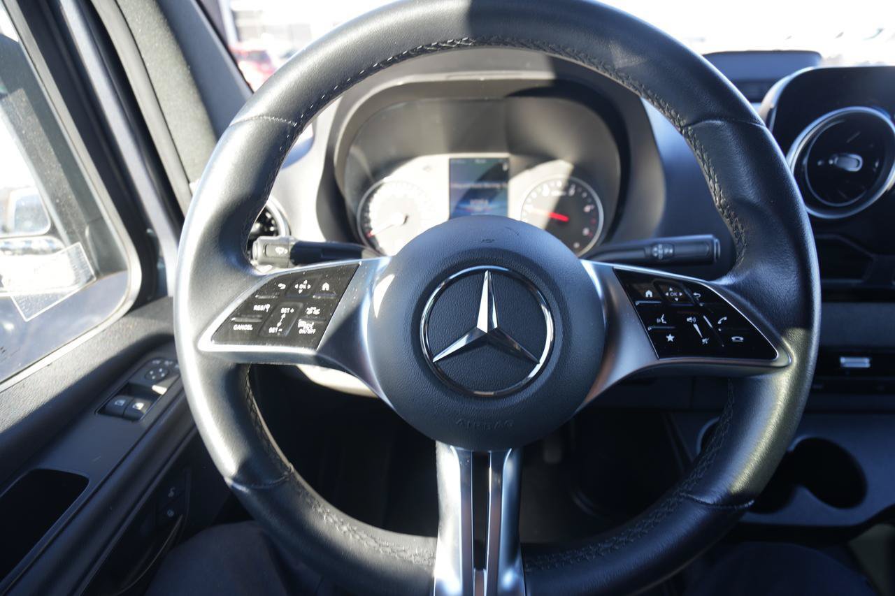 Used 2025 Mercedes-Benz Sprinter 2500 image 28