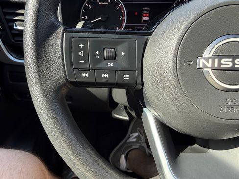 Used 2023 Nissan Rogue SV FWD image 25
