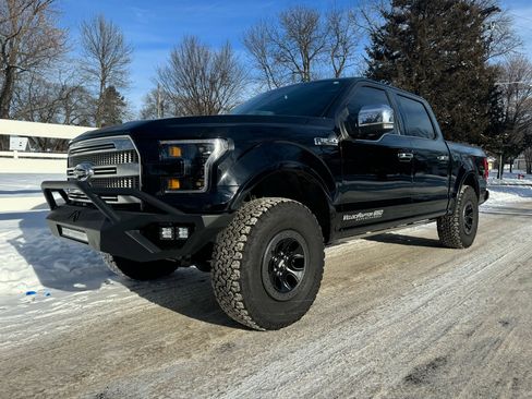 Used 2016 Ford F150 Platinum w/ Equipment Group 701A Luxury image 5