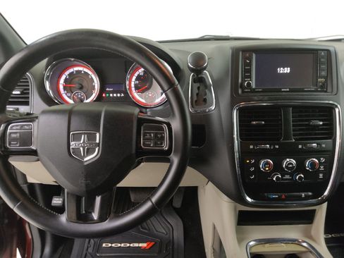 Used 2017 Dodge Grand Caravan SXT FWD image 22