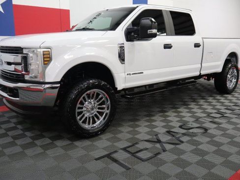 Used 2018 Ford F250 XL w/ Power Equipment Group AWD/4WD image 3