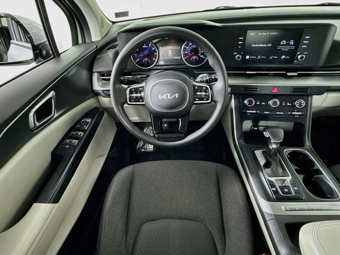 Used 2023 Kia Carnival LX w/ Paint Protection Package FWD image 20