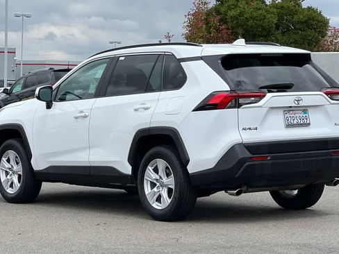 Used 2021 Toyota RAV4 XLE w/ Convenience Package FWD image 7