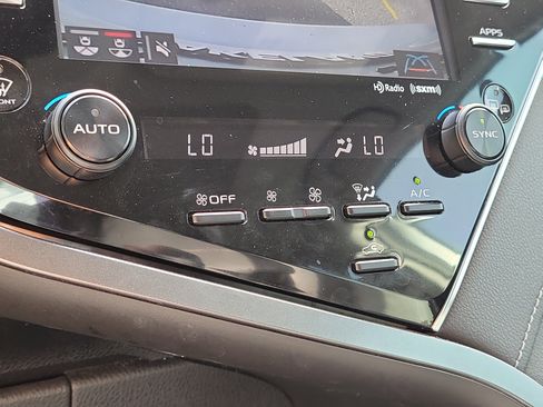 Used 2018 Toyota Camry XSE FWD image 24