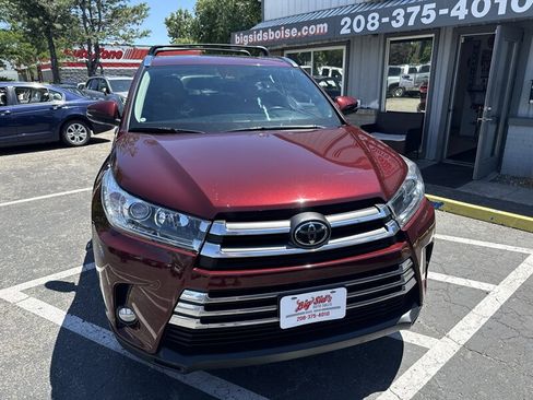 Used 2017 Toyota Highlander Limited AWD/4WD image 10