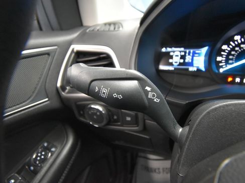 Used 2024 Ford Edge SE image 11