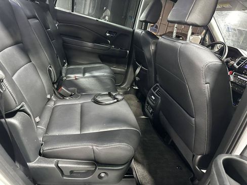 Used 2017 Honda Pilot Touring image 44