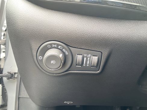 New 2026 Jeep Compass Limited image 16