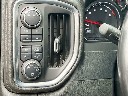 Used 2022 Chevrolet Silverado 1500 RST w/ Convenience Package II AWD/4WD image 10