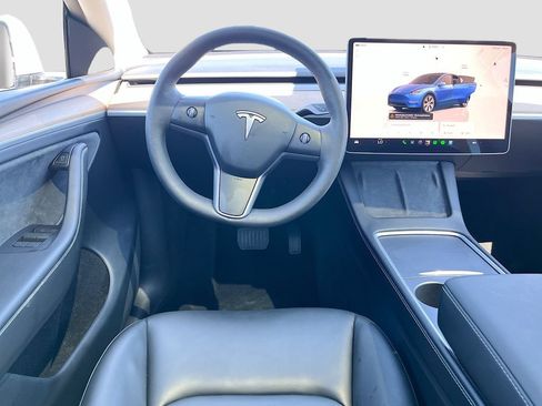 Used 2023 Tesla Model Y Long Range AWD/4WD image 21