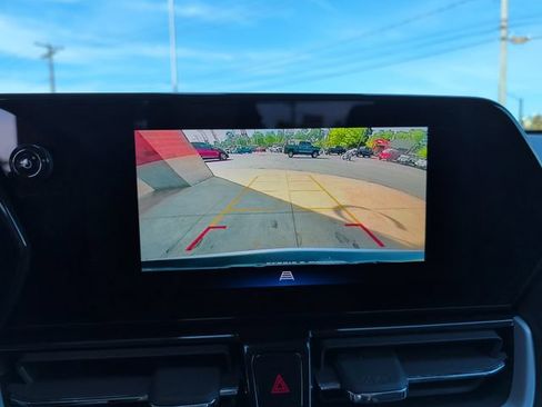 Used 2024 Chevrolet TrailBlazer LT w/ LT Cold Weather Package FWD image 21
