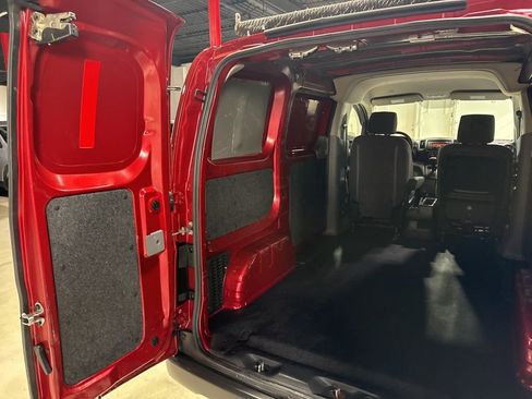 Used 2015 Nissan NV200 S w/ Cruise Control Package image 28