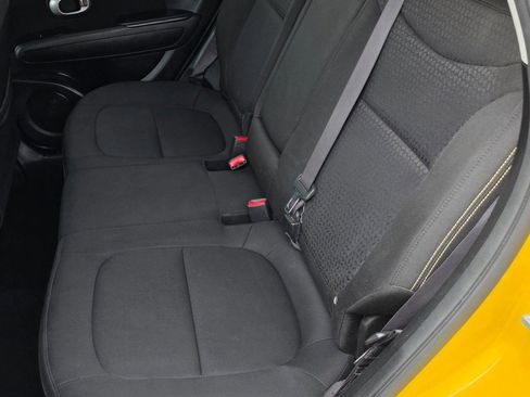 Used 2014 Kia Soul + FWD image 13