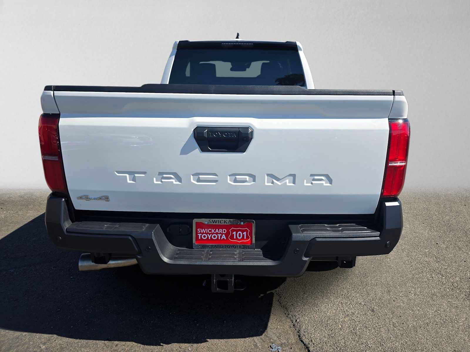 Used 2026 Toyota Tacoma SR w/ SR Upgrade Package AWD/4WD image 4