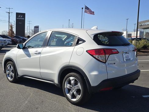 Used 2021 Honda HR-V LX image 5