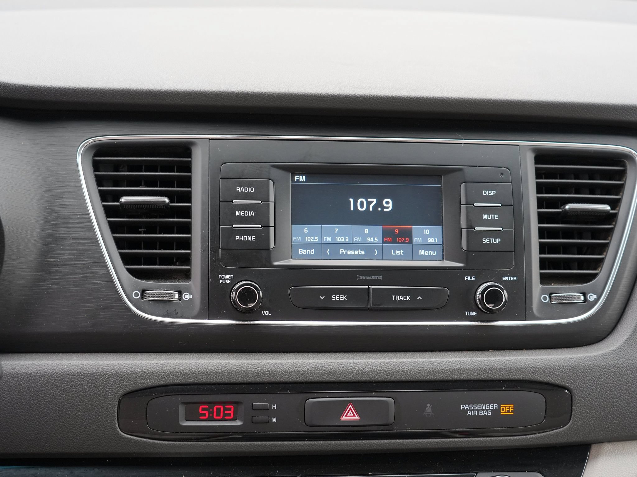 Used 2018 Kia Sedona L FWD image 21