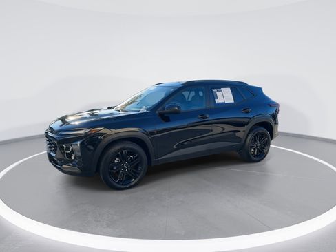 Certified 2025 Chevrolet Trax ACTIV w/ Sunroof Package image 5