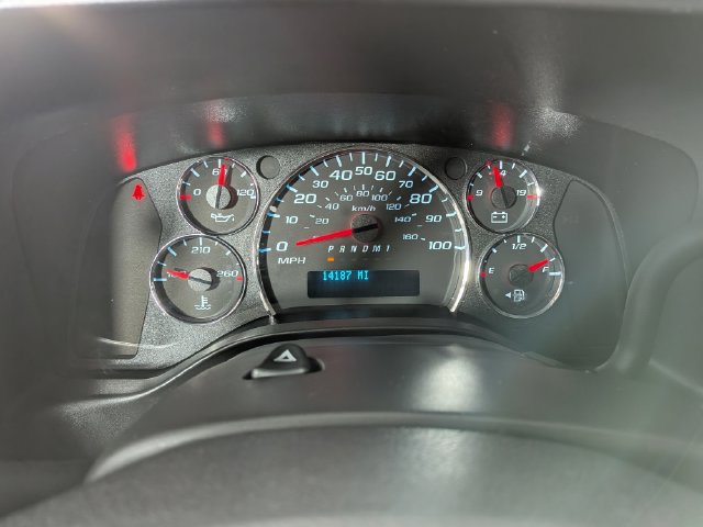 Used 2025 Chevrolet Express 2500 w/ Driver Convenience Package RWD image 5