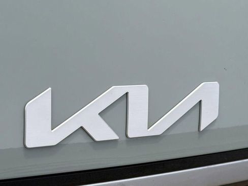 Used 2025 Kia K4 LXS image 28