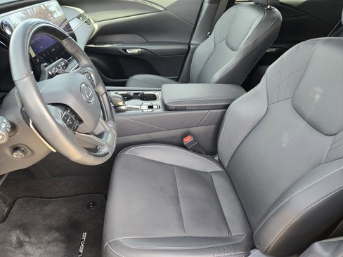 Used 2024 Lexus RX 350h Premium Package w/ Convenience Package image 21