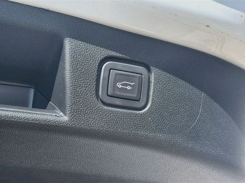 Used 2024 Chevrolet Blazer EV LT AWD/4WD image 31