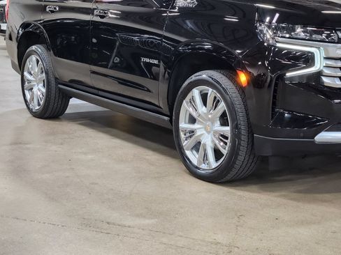 Used 2024 Chevrolet Tahoe High Country w/ Premium Package AWD/4WD image 16