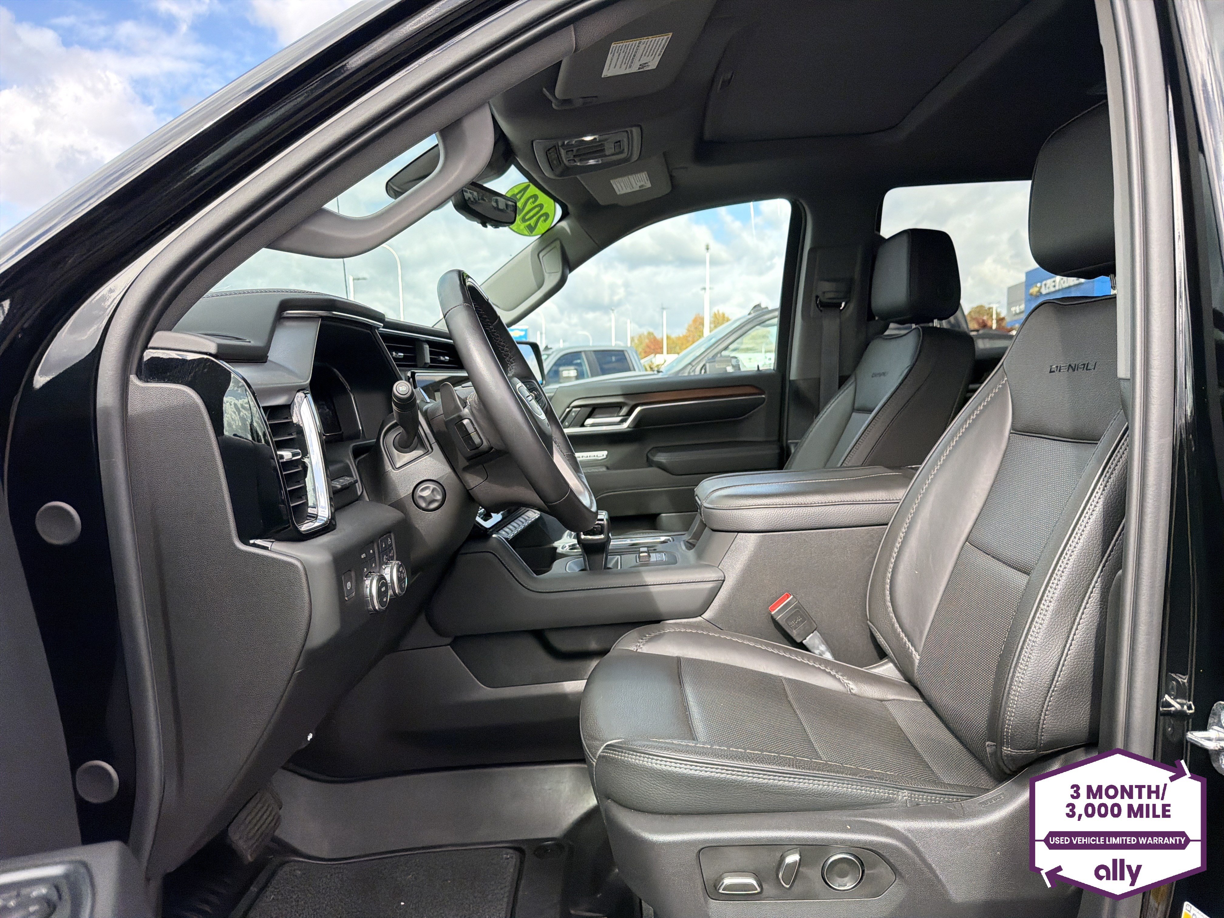 Used 2024 GMC Sierra 1500 Denali AWD/4WD image 10