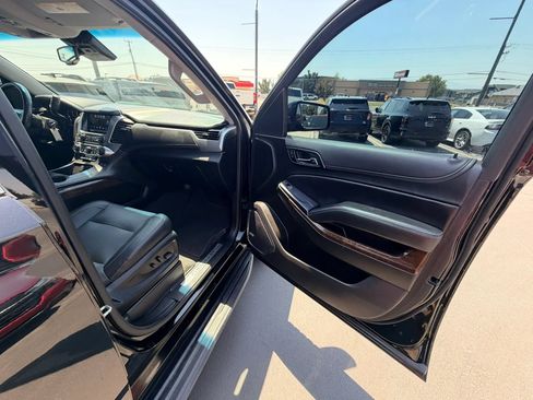 Used 2020 Chevrolet Suburban LT AWD/4WD image 25