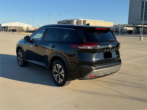 Used 2023 Nissan Rogue SV w/ SV Premium B Package FWD image 6
