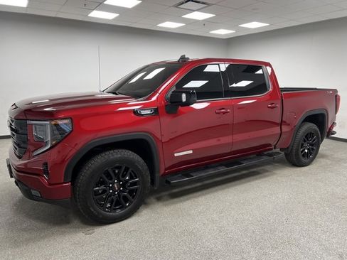 Used 2024 GMC Sierra 1500 Elevation w/ Elevation Premium Package image 5