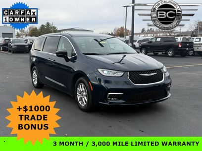 Used 2024 Chrysler Pacifica Touring-L