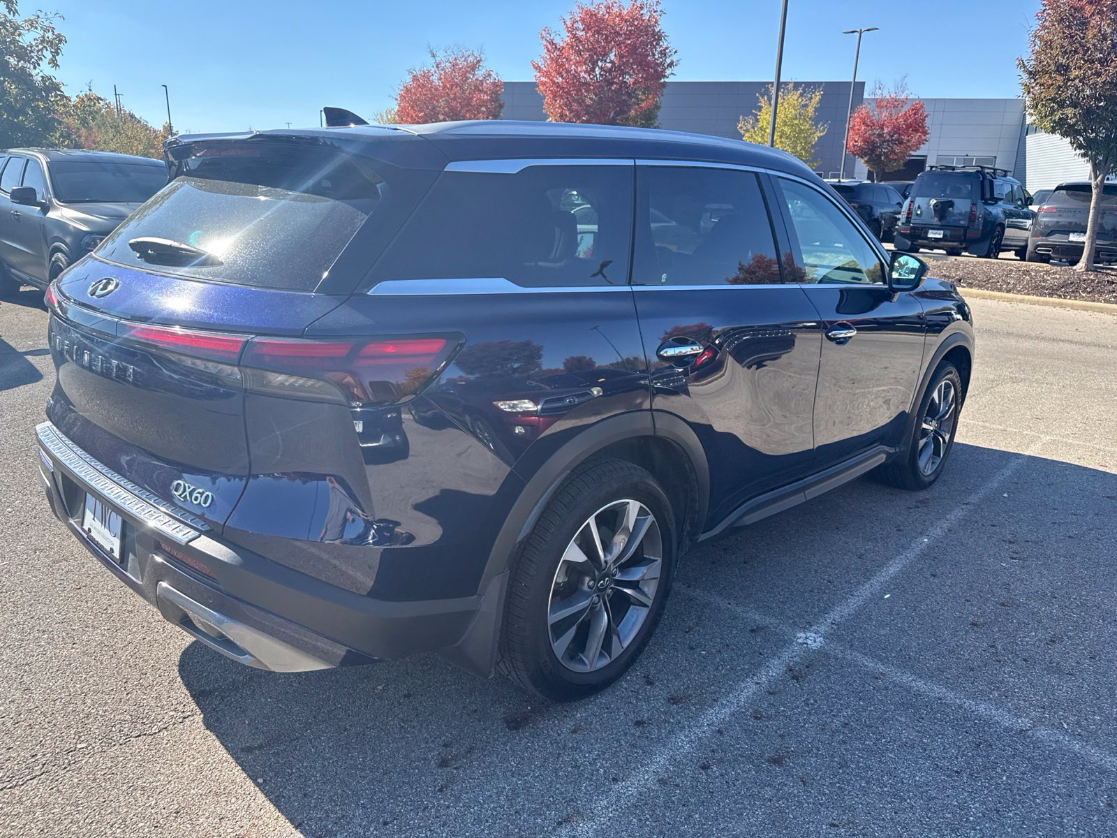 Used 2022 INFINITI QX60 Luxe w/ Cargo Package AWD/4WD image 5