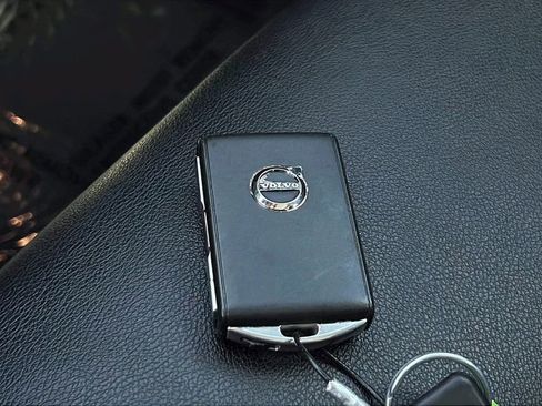 Used 2024 Volvo S60 B5 Core image 32