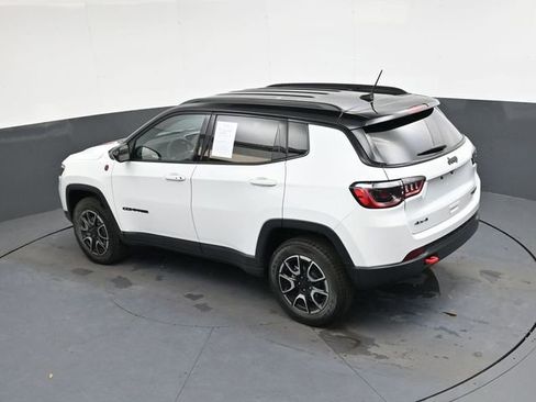 Used 2024 Jeep Compass Trailhawk image 29