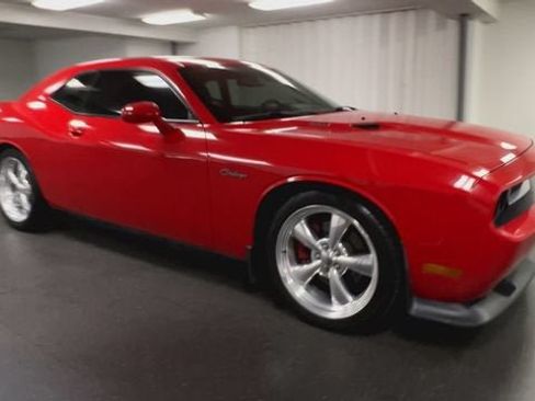 Used 2014 Dodge Challenger R/T w/ Quick Order Package 28M RWD image 2