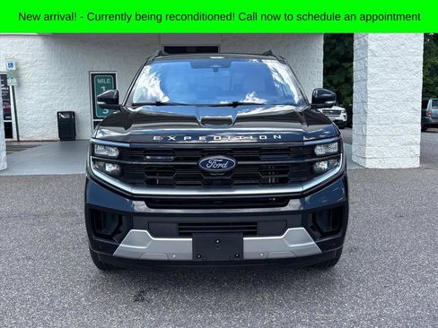 Used 2025 Ford Expedition Platinum AWD/4WD image 22
