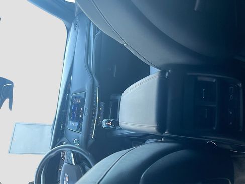 Used 2023 Cadillac XT4 Sport w/ Cold Weather Package image 22