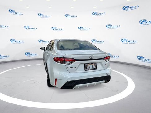 Used 2021 Toyota Corolla SE image 3