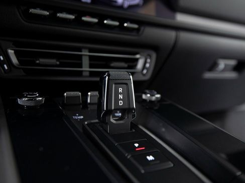 Certified 2024 Porsche 911 Carrera 4 image 27