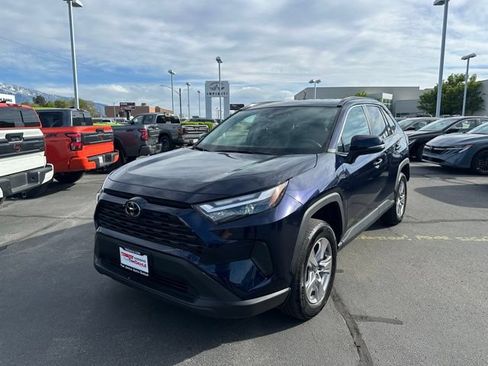 Used 2025 Toyota RAV4 XLE AWD/4WD image 5